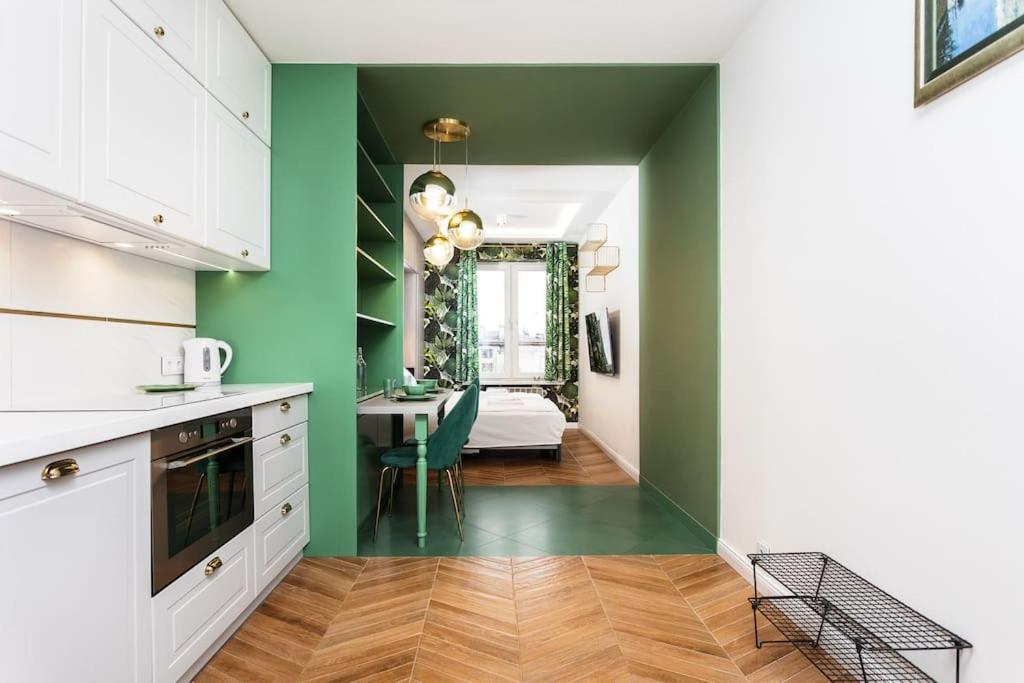 Verdant Oasis - Old Town Studio - By Upstairs Krakow Exterior photo